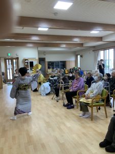 「仲良し会」の皆様が来てくださいました♪